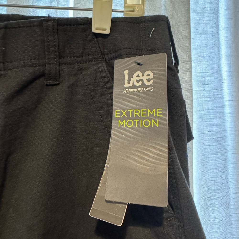NEW Black Cargo shorts size 30 - Picture 4 of 5